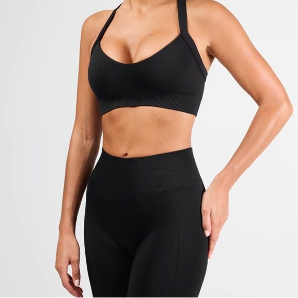 Set of leggings and sport bra - Picture 3 of 6